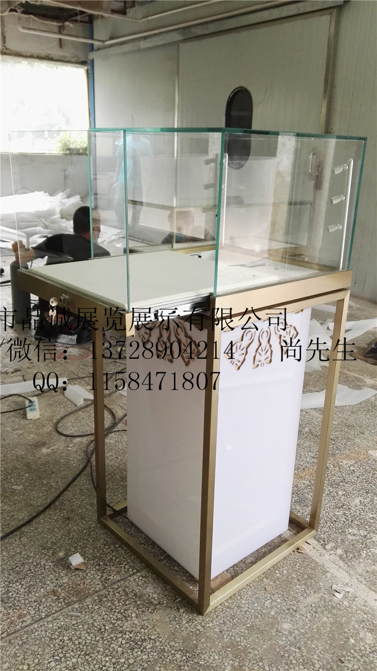 精品珠宝展柜.jpg