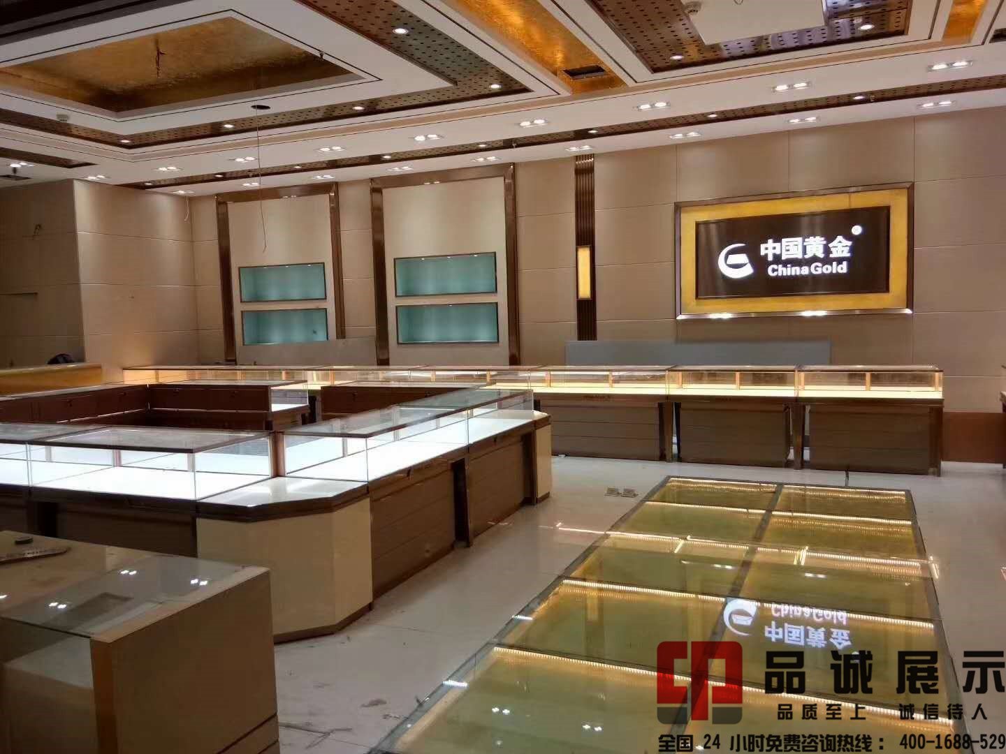 珠宝展柜厂家制作珠宝展柜需要注意什么