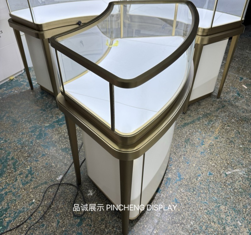 珠宝展柜定做效果，深圳品诚展示22.jpg
