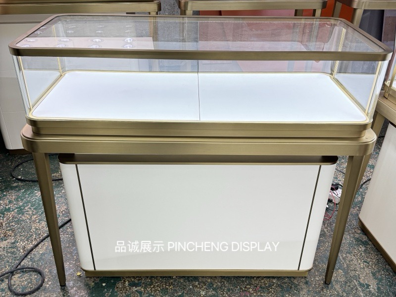 深圳品诚展示珠宝柜预览.jpg